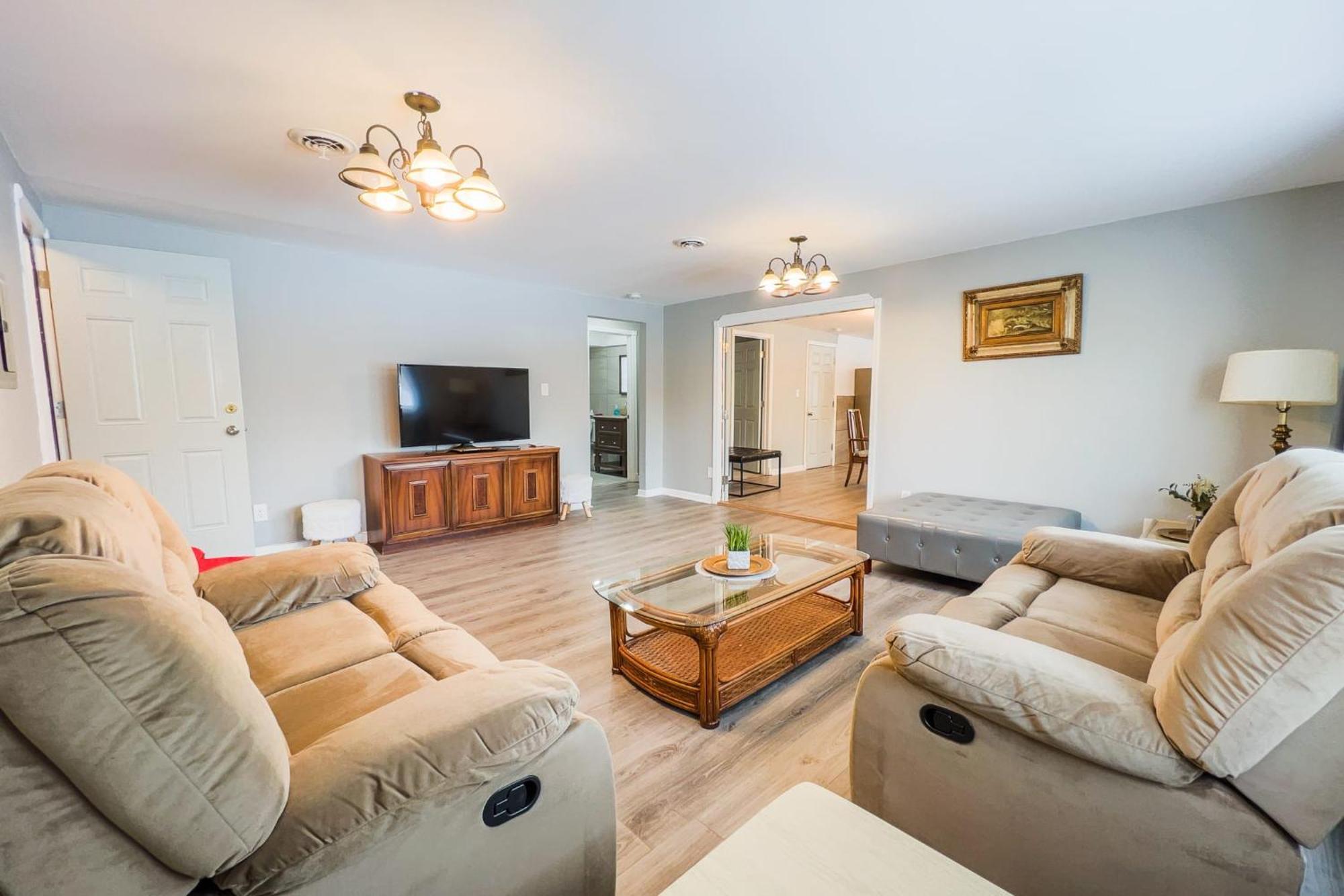 Large 6Br, 6 Bath In The City Of Niagara Falls Exterior photo