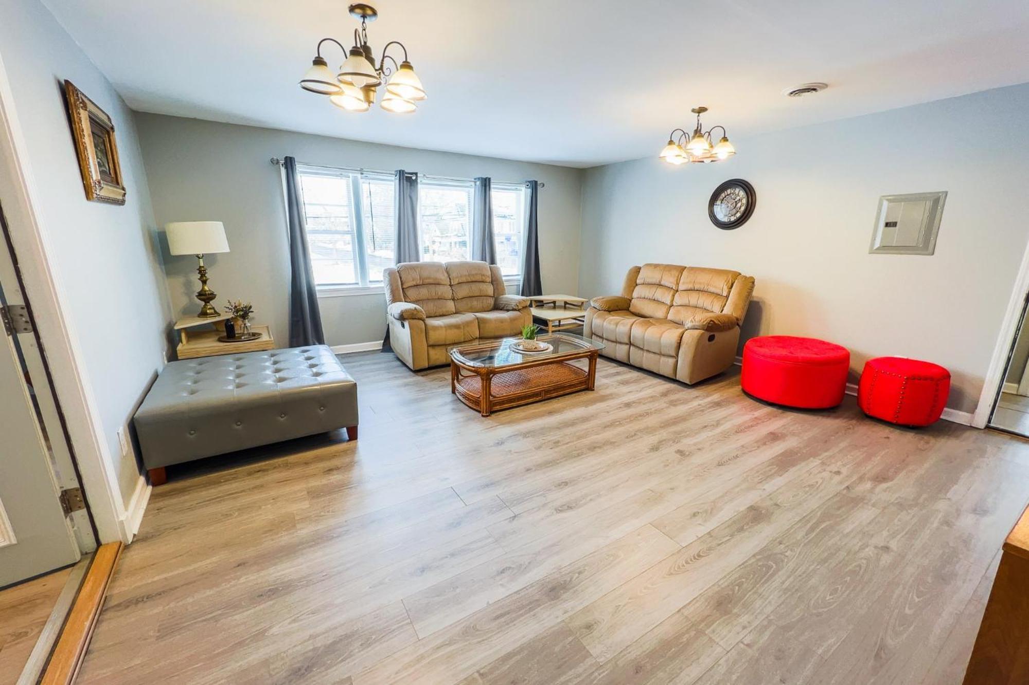Large 6Br, 6 Bath In The City Of Niagara Falls Exterior photo